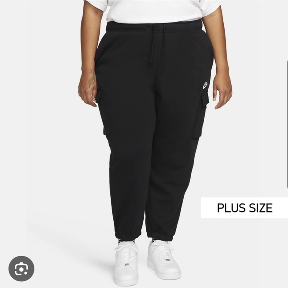 Nike‎ Sportswear Club Fleece Plus Size Women's Cargo Black Joggers Size 1X - Picture 1 of 10